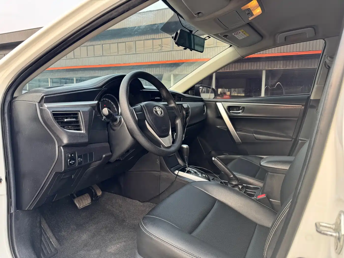 Toyota Corolla 2014 1.6L CVT GL фото 9