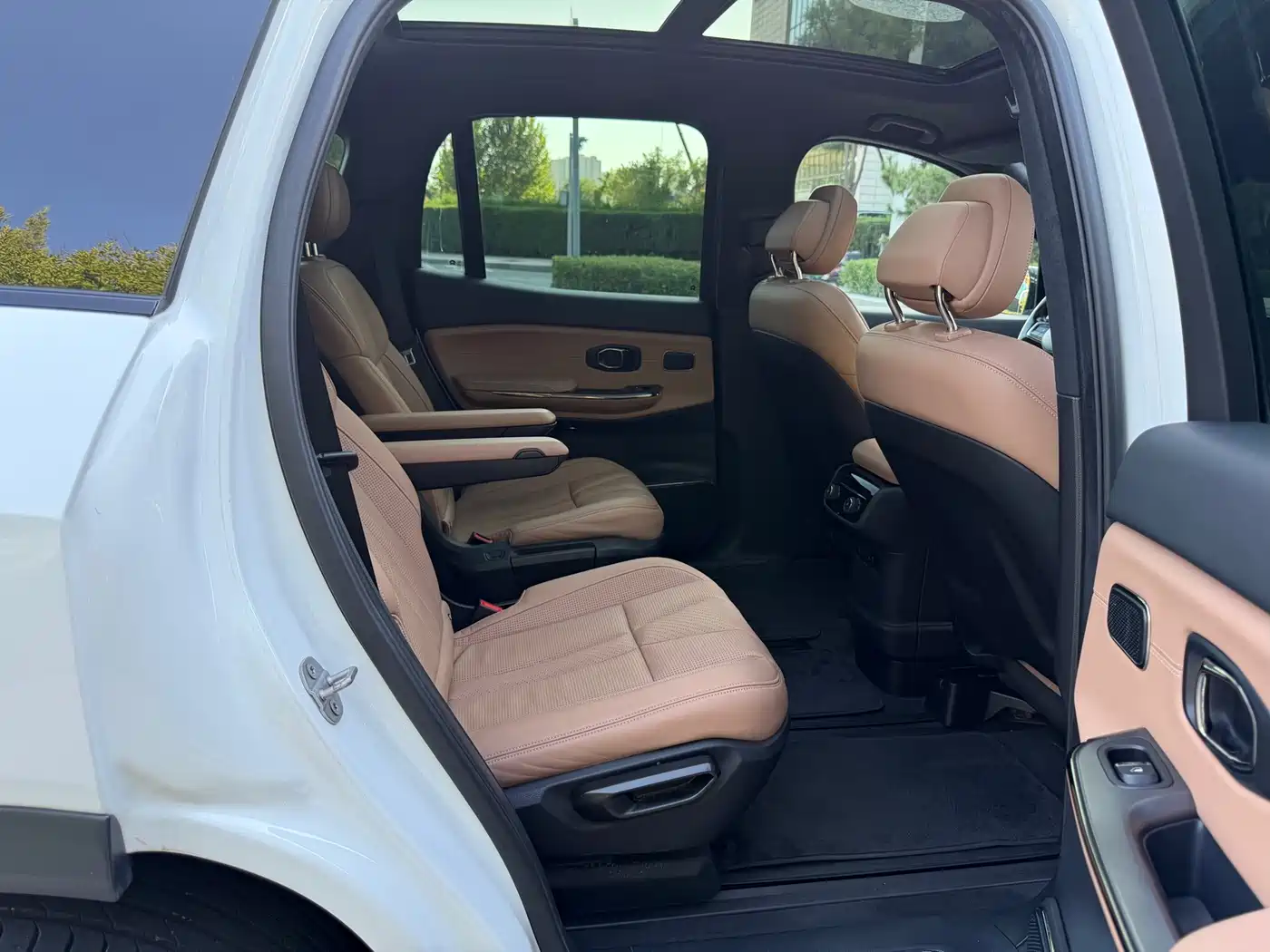Фото 18 - NIO ES8