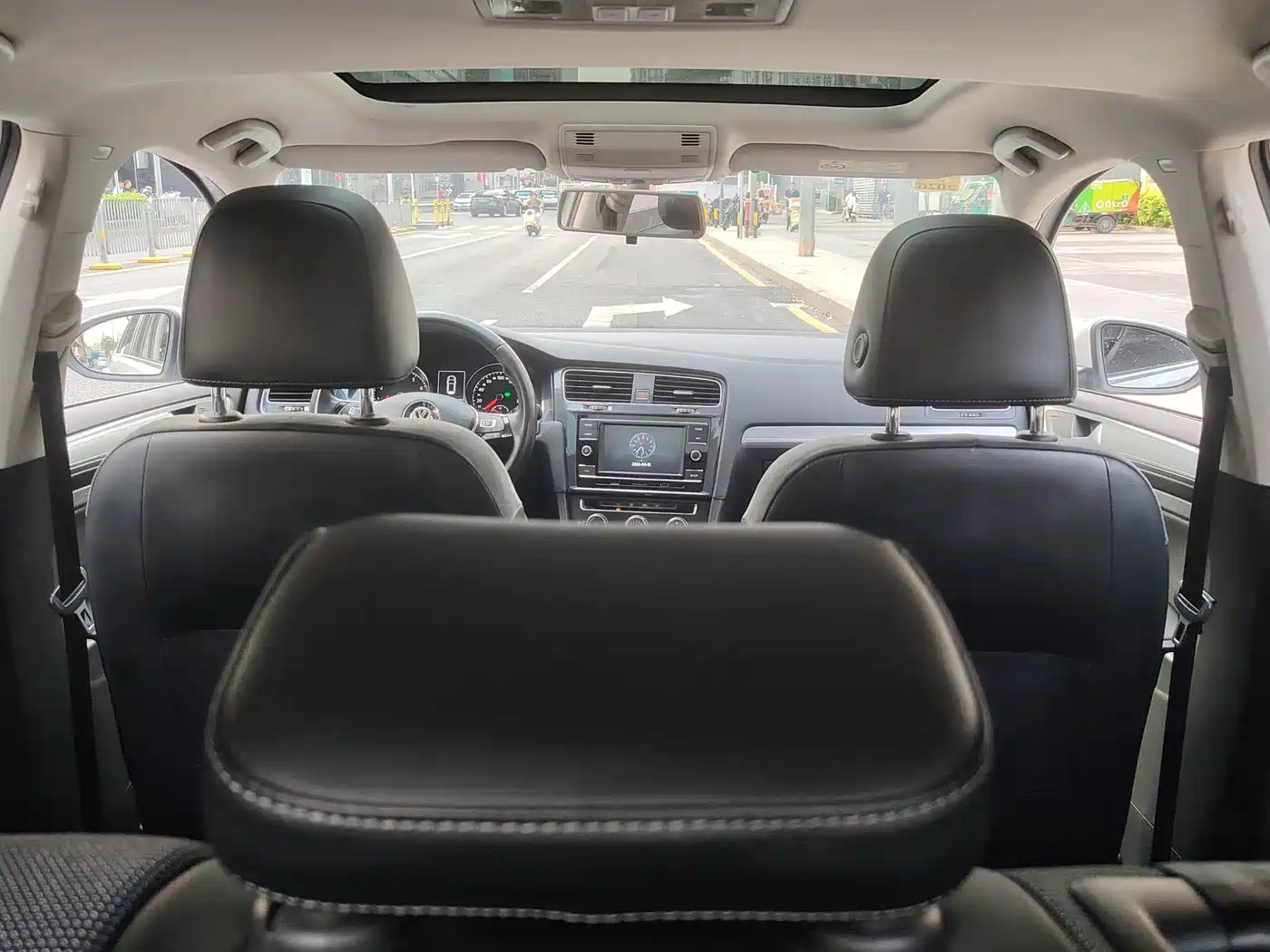 Volkswagen Golf 2018 230TSI Automatic Comfort фото 21