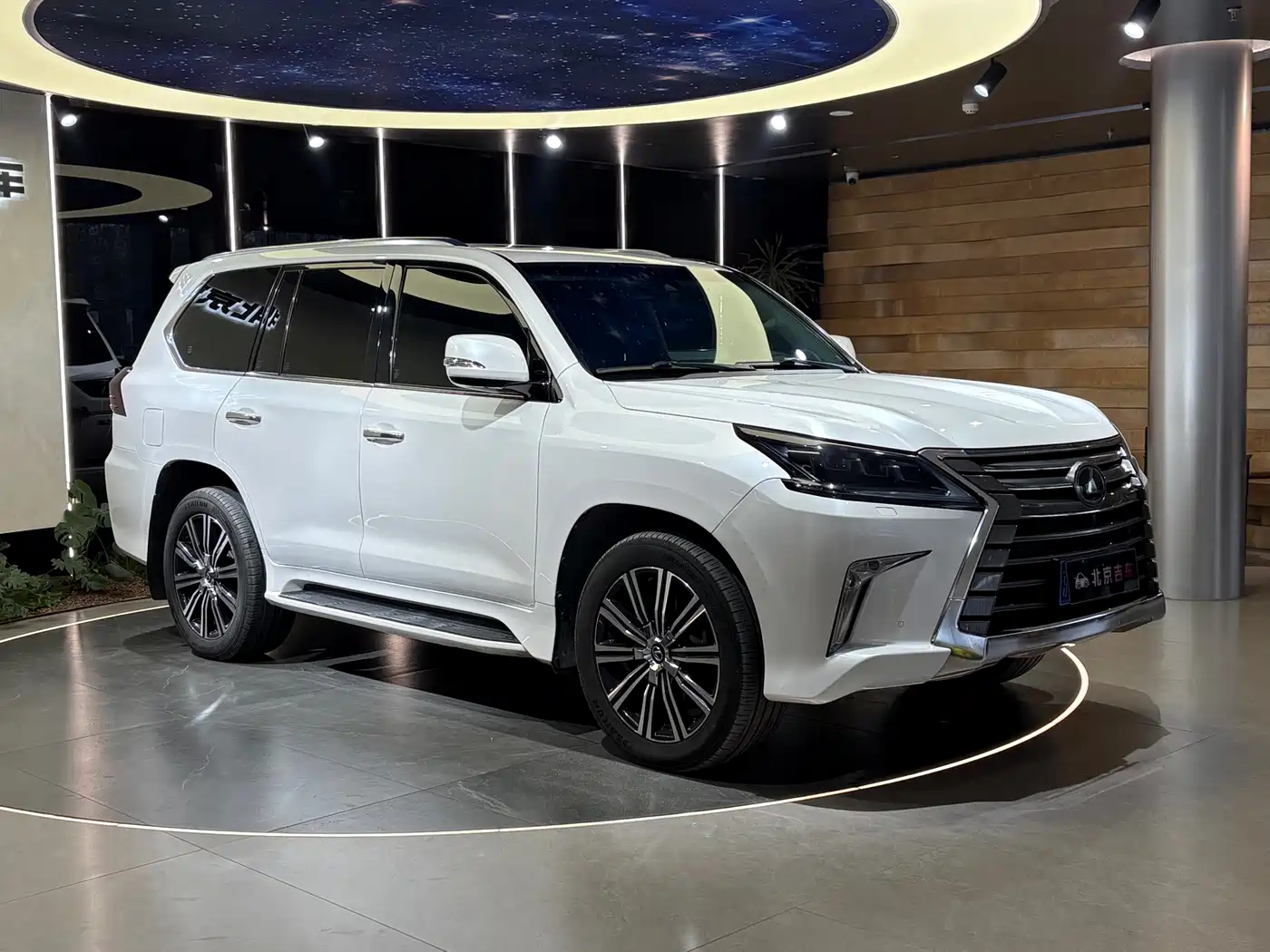 Lexus LX 2017 570 Prestige Luxury фото 3