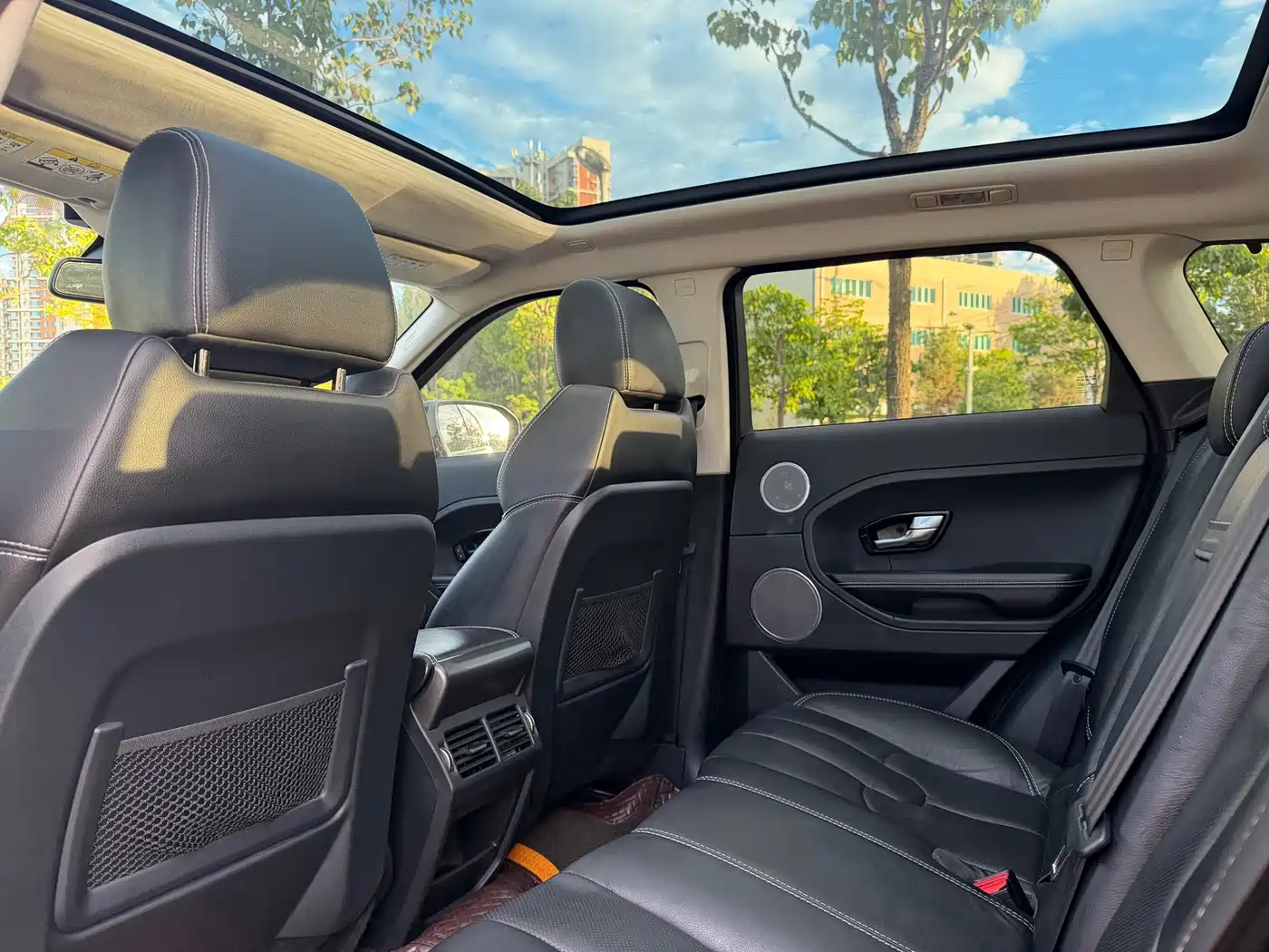 Land Rover Range Rover Evoque (Import) 2011 2012 2.0T 5-door Dynamic Edition