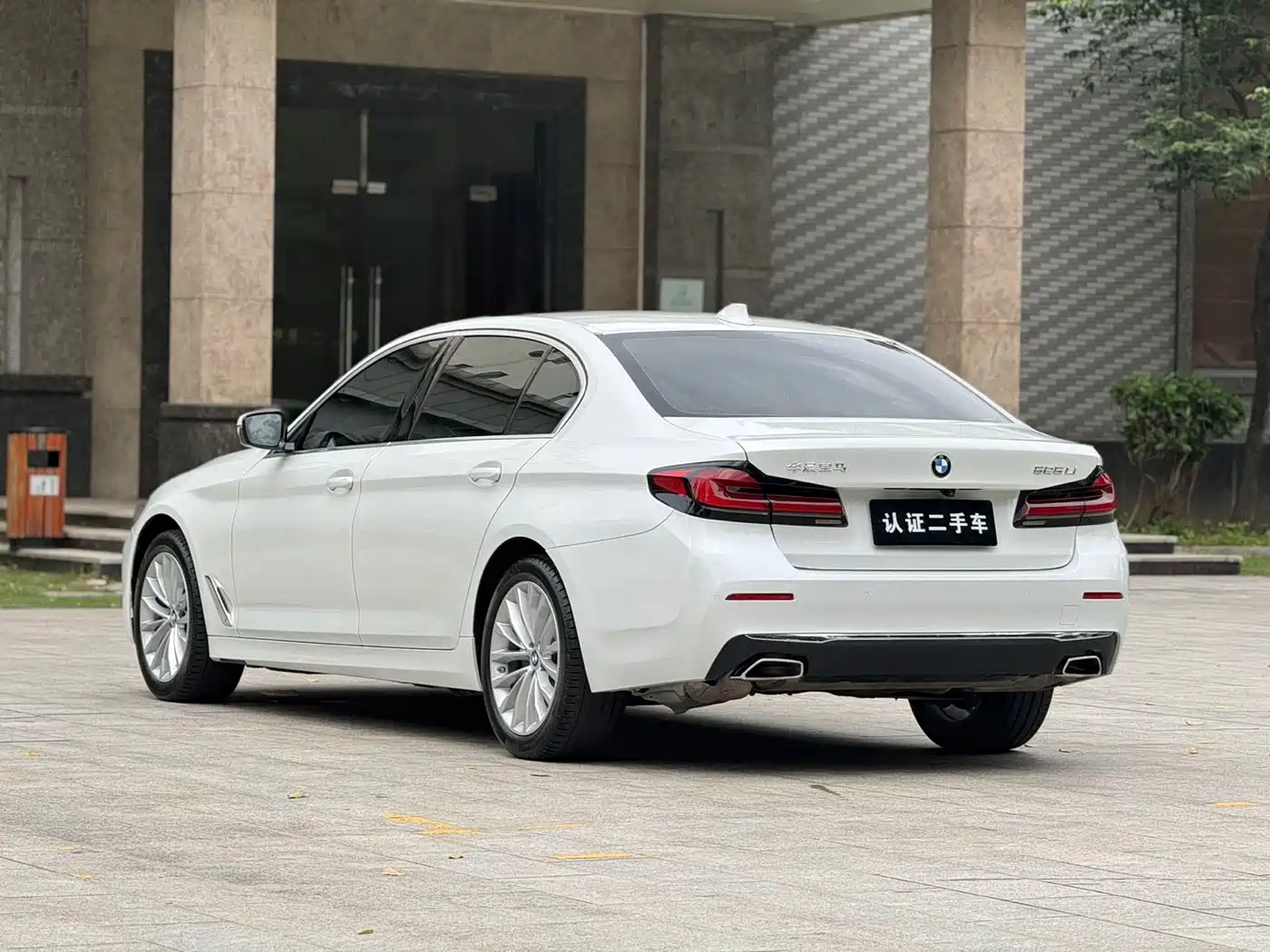BMW 5 Series 2021 525Li Luxury Package фото 19