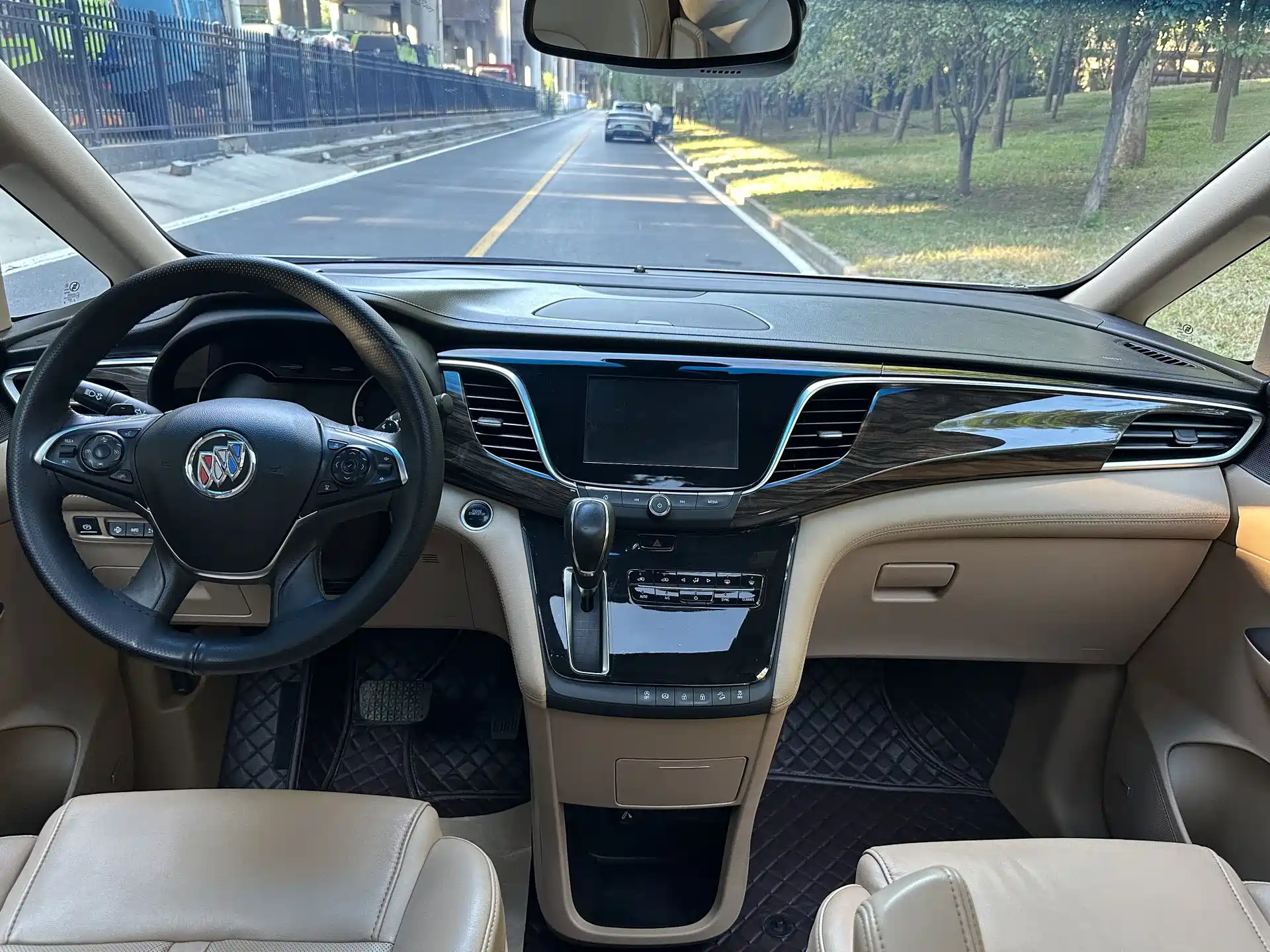 Фото 13 - Buick GL8