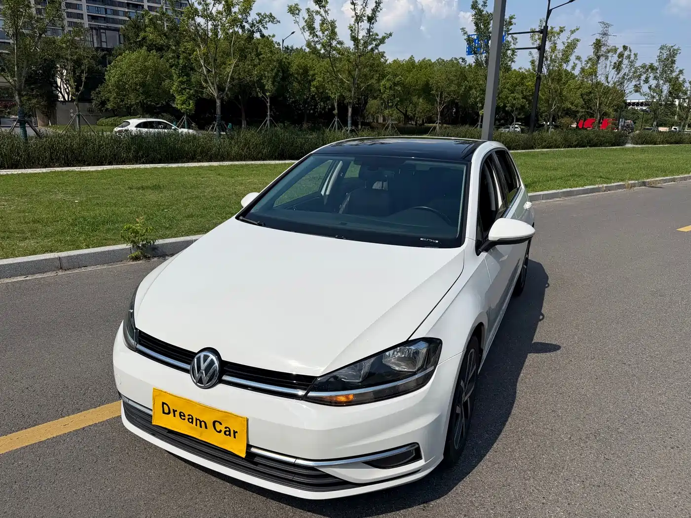Фото 1 - Volkswagen Golf