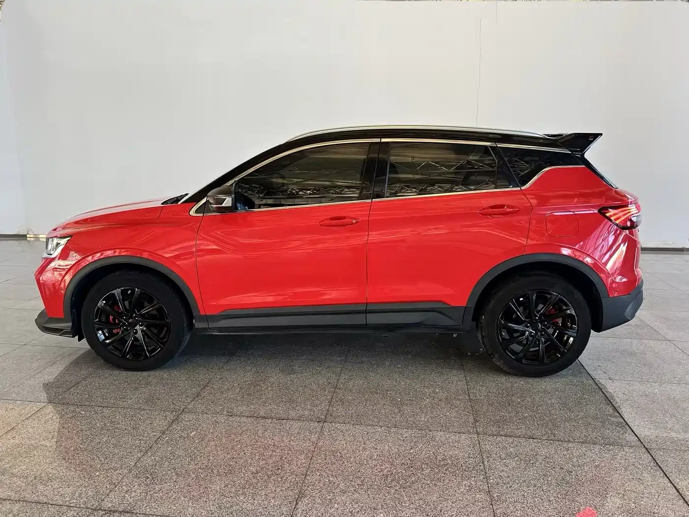 Фото 3 - Geely Binyue