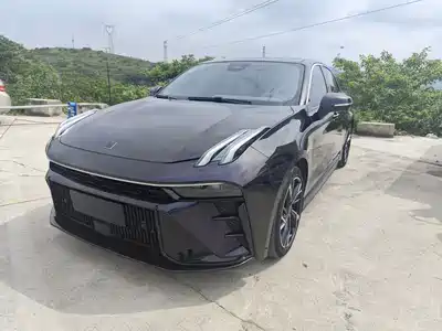 Lynk & Co 03