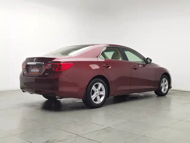 Toyota Reiz 2010 2.5V Elegance Elite Edition — фото 2