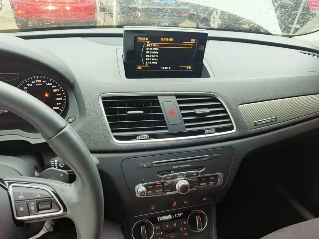Photo 13 - Audi Q3