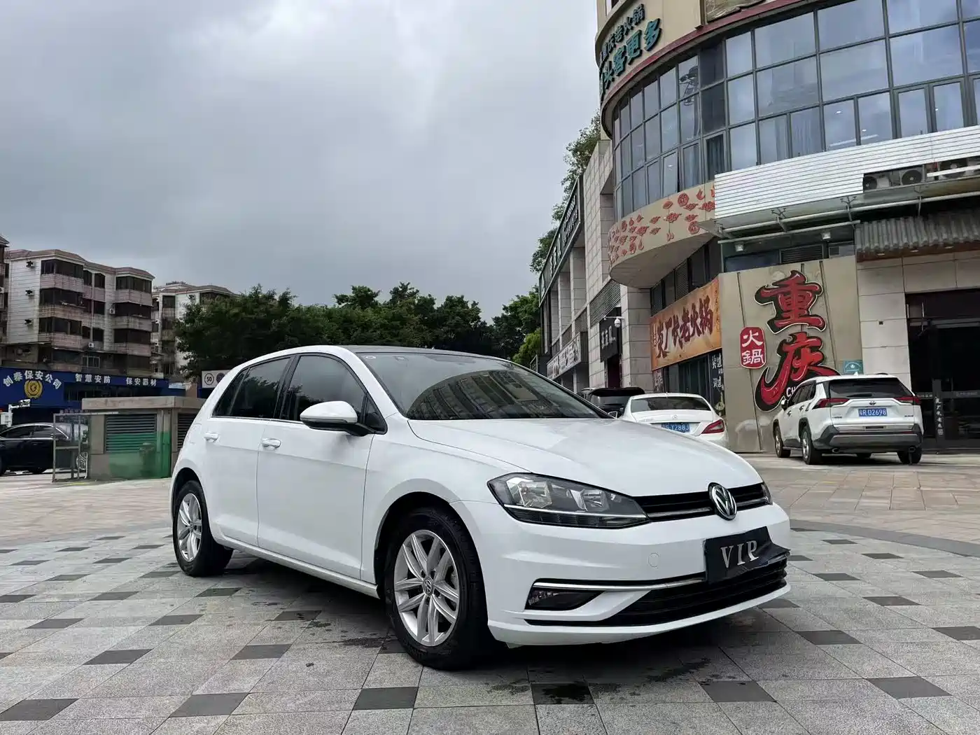 Фото 1 - Volkswagen Golf