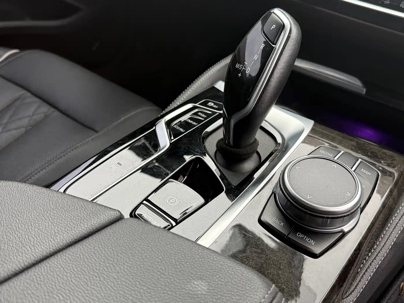 BMW 5 Series 2021 525Li M Sport Package фото 13