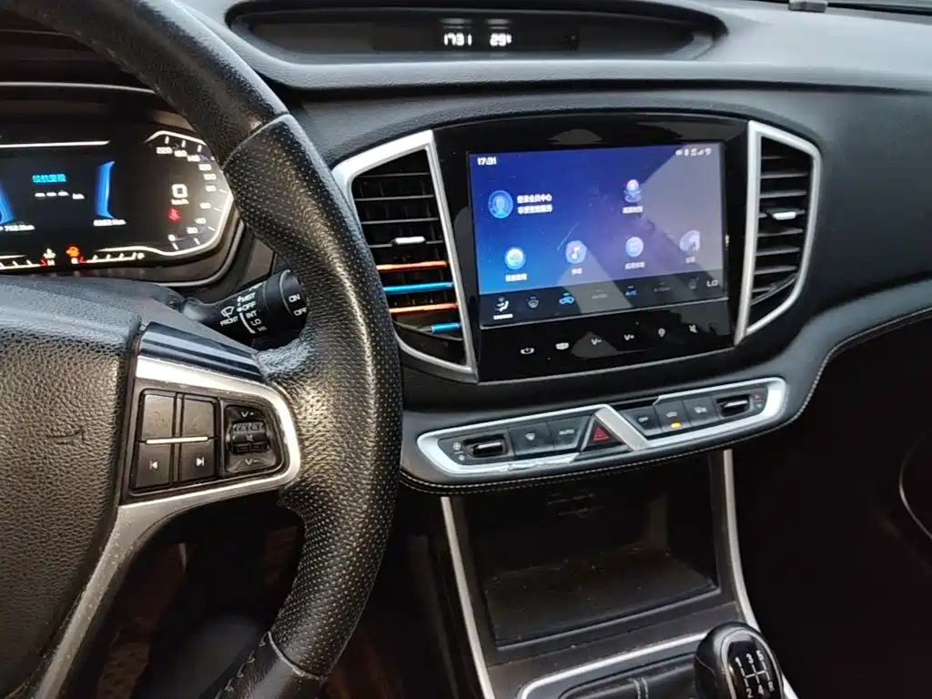 Фото 13 - Geely Emgrand X6