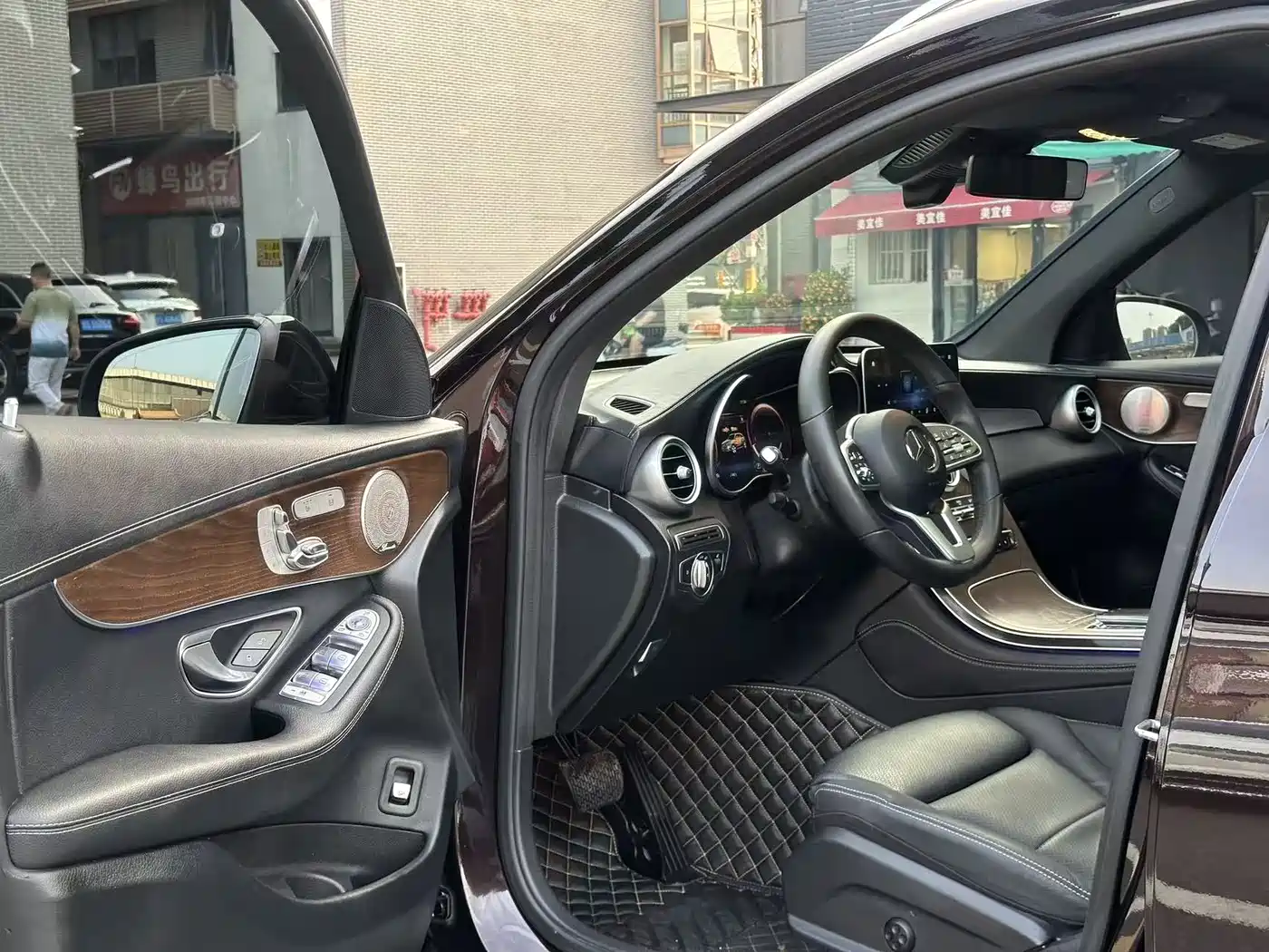 Mercedes-Benz GLC 2022 Model GLC 300 L 4MATIC Dynamic Edition фото 5