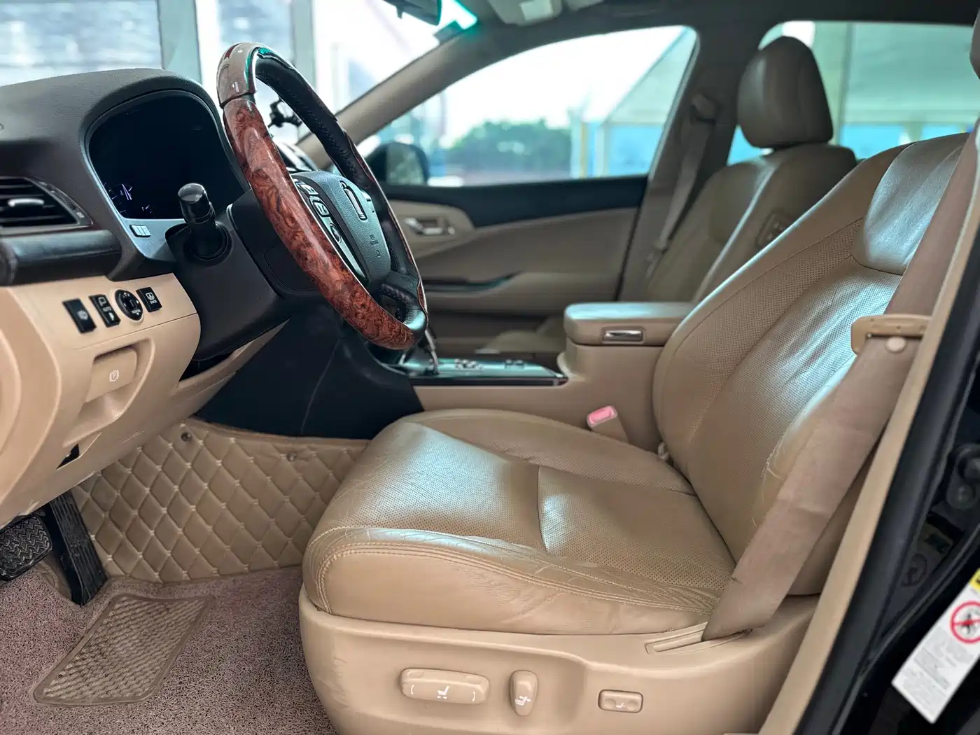 Toyota Crown 2010 2.5L Royal Leather Sunroof Navigation фото 6