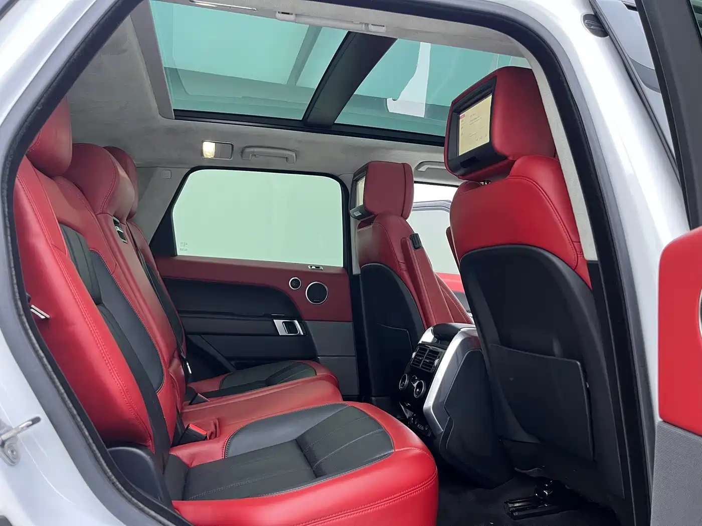 Land Rover Range Rover Sport 2018 3.0 SC V6 Fashion Genesis DYNAMIC фото 18