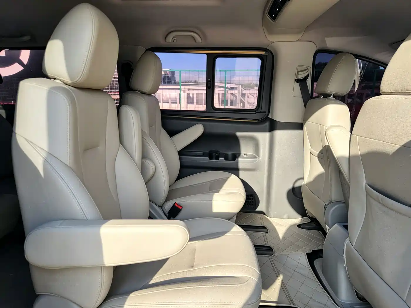 JAC Refine Refine M4 2017 2016 2.0L Manual Luxury Smart