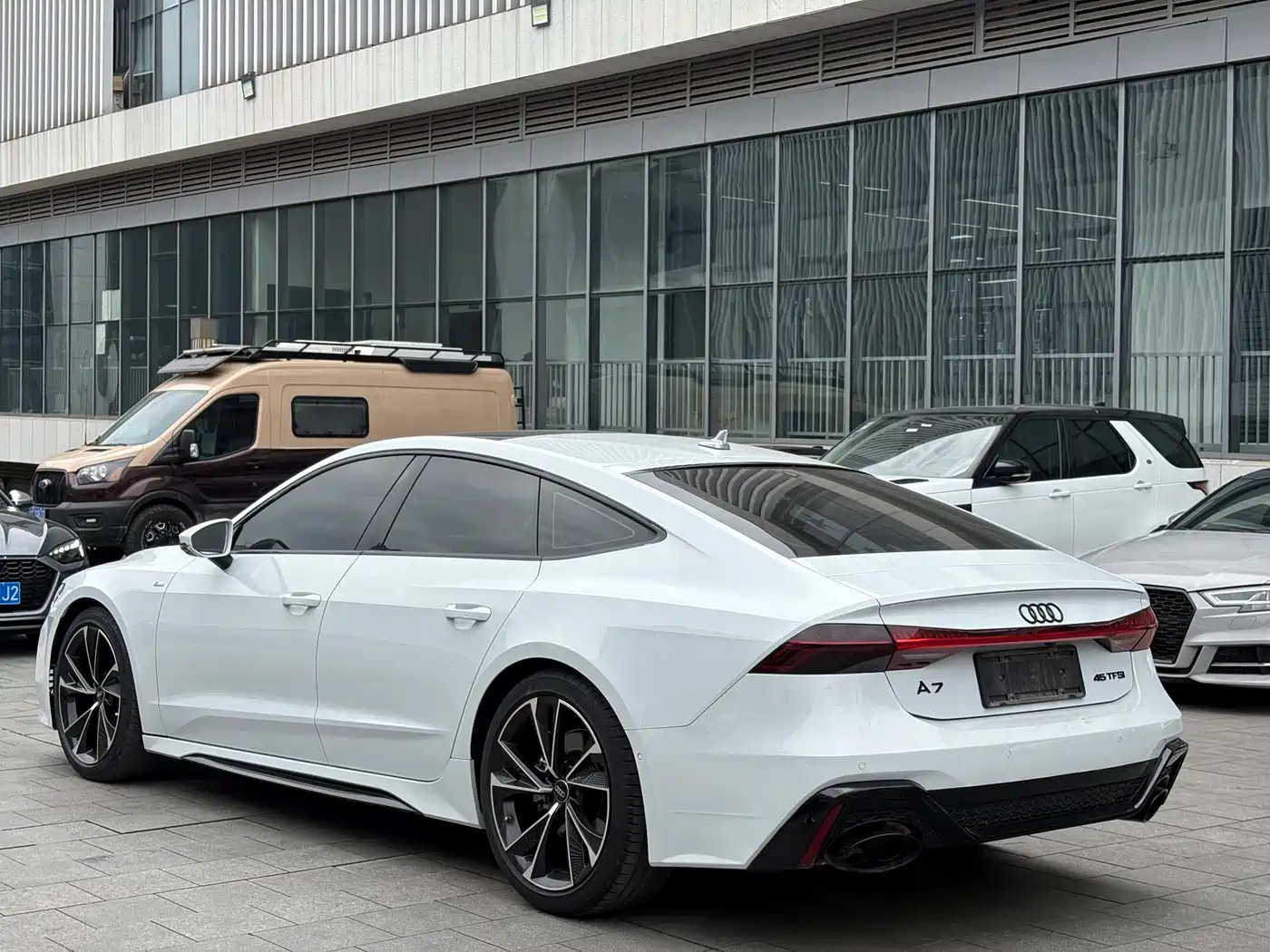 Audi A7 2023 Model 45 TFSI Premium Selection Edition фото 10
