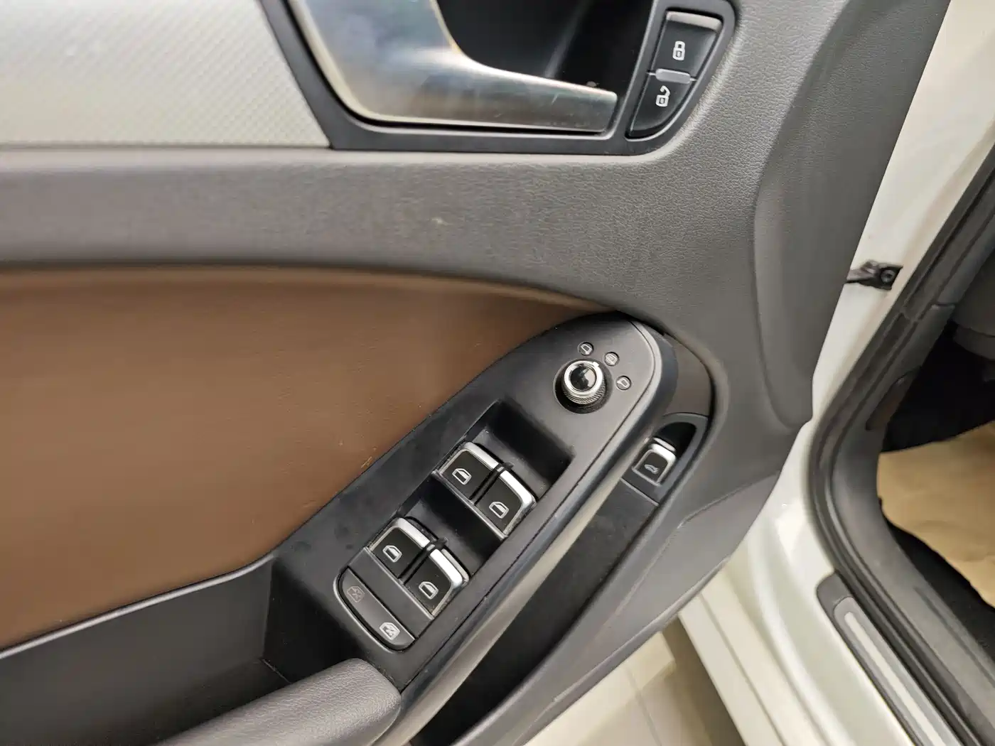 Audi A4L 2013 35 TFSI Automatic Standard фото 10