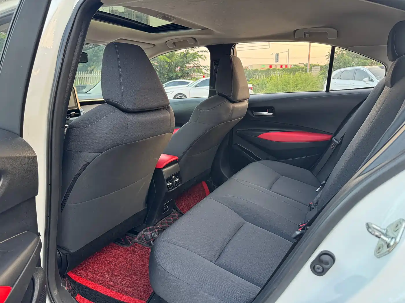 Photo 5 - Toyota Corolla