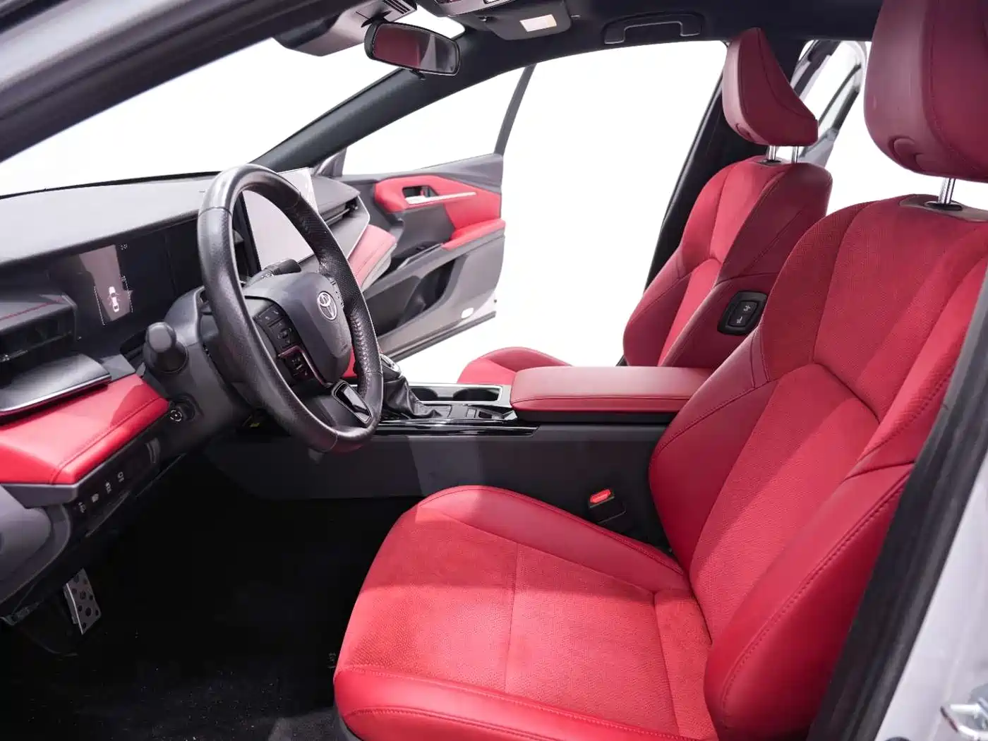 Toyota Camry 2024 Model Dual Hybrid 2.0HXS Sport Plus Edition фото 15