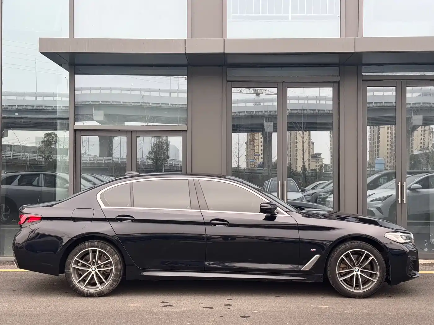BMW 5-SERIES