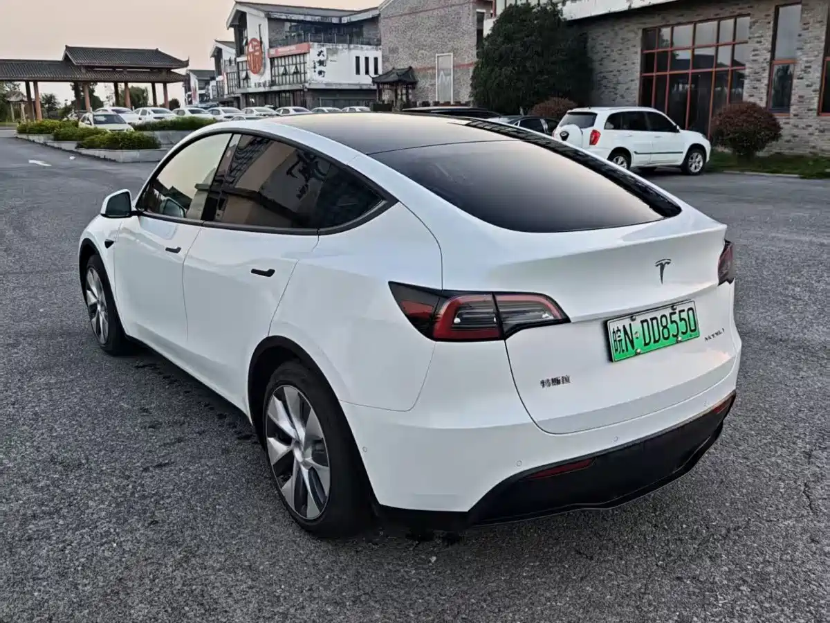صورة 8 - Tesla Model Y