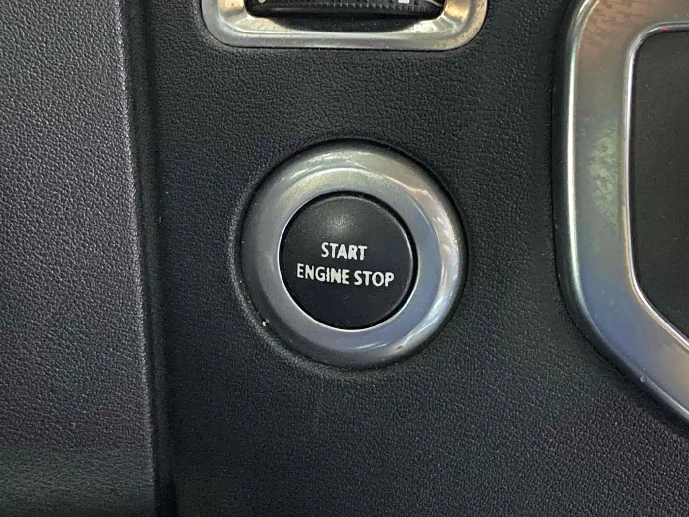 Land Rover Discovery 2013 3.0 SDV6 HSE Diesel фото 23
