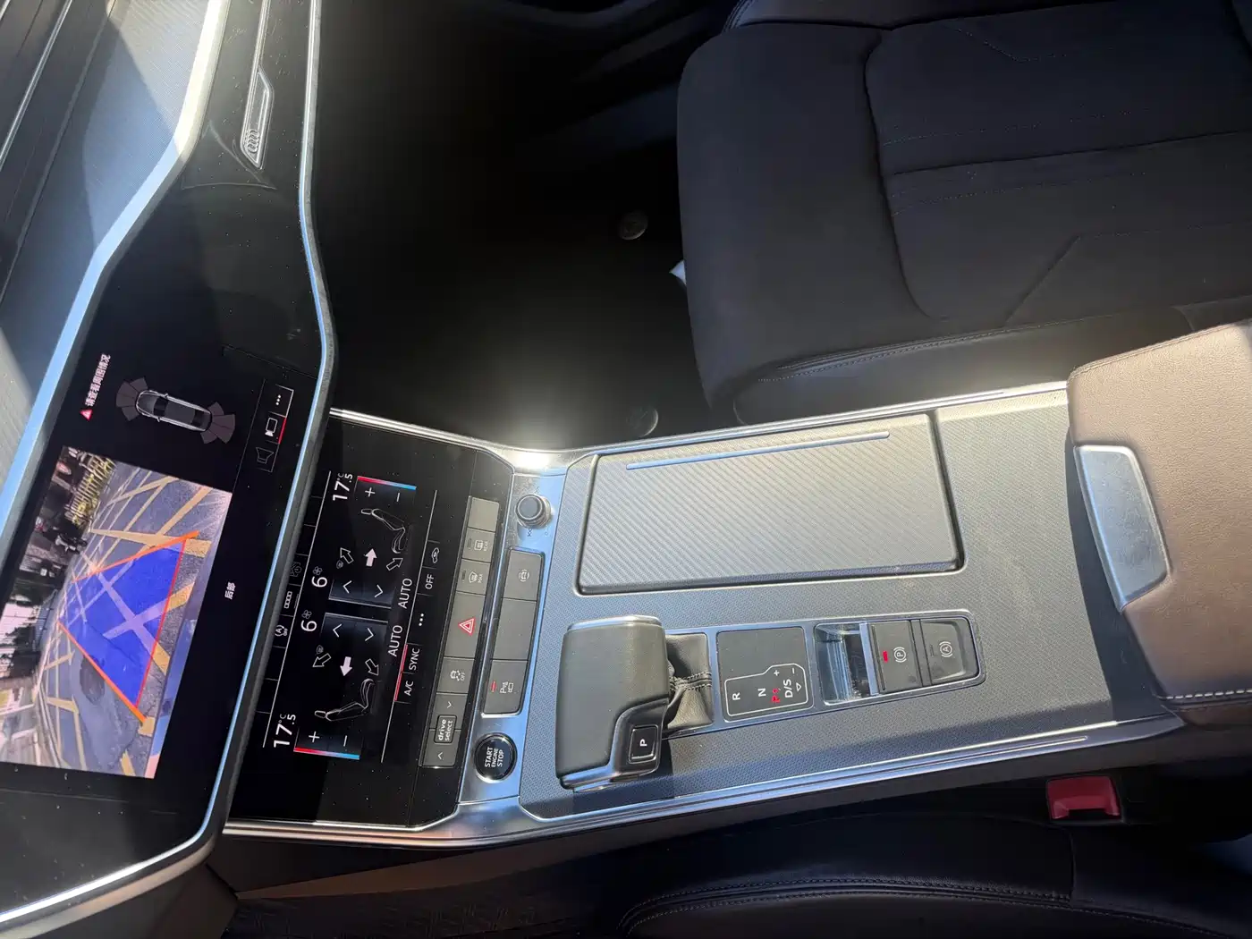Фото 8 - Audi A7L
