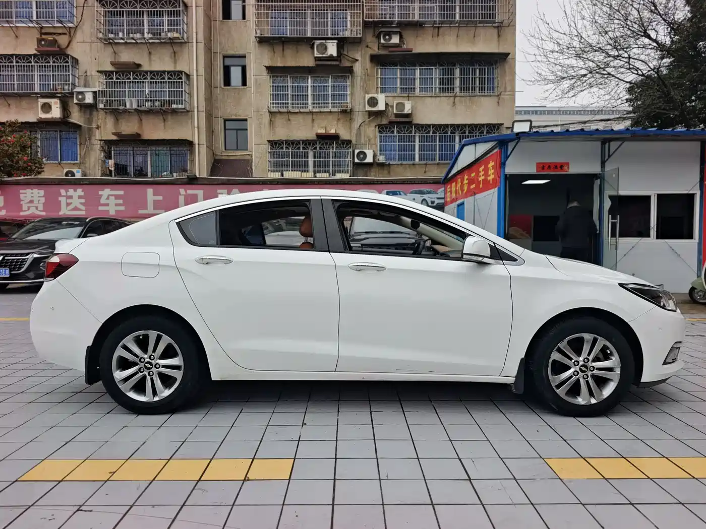 CHEVROLET CRUZE
