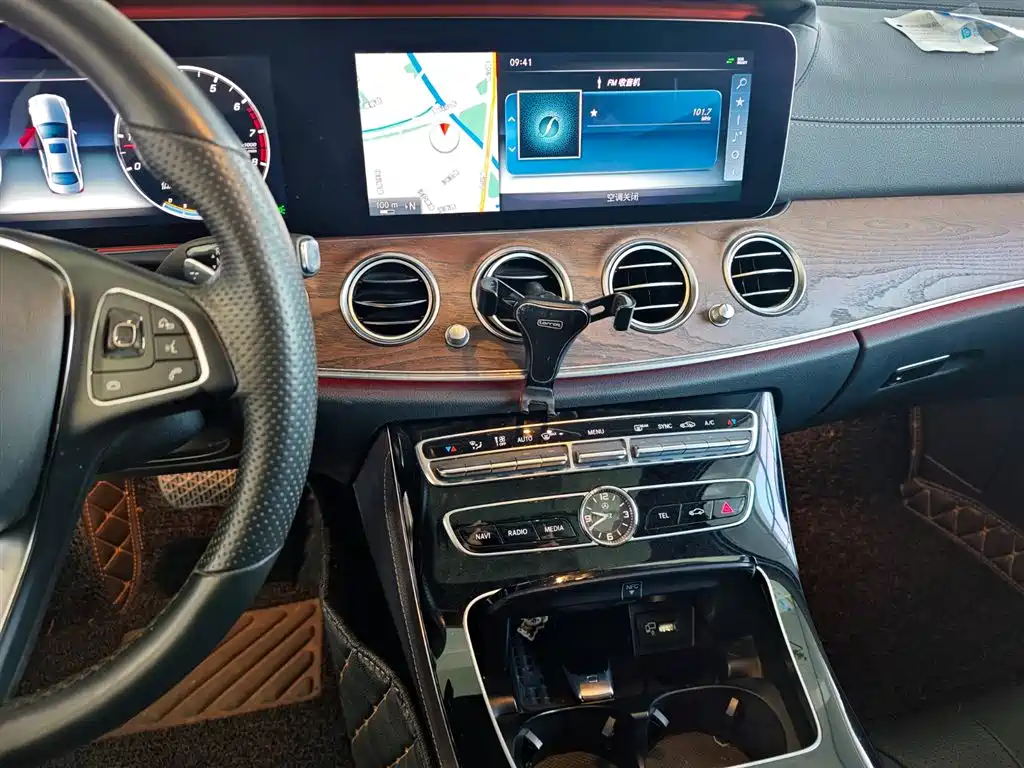 Mercedes-Benz E-Class 2016 E 300 L Luxury фото 14