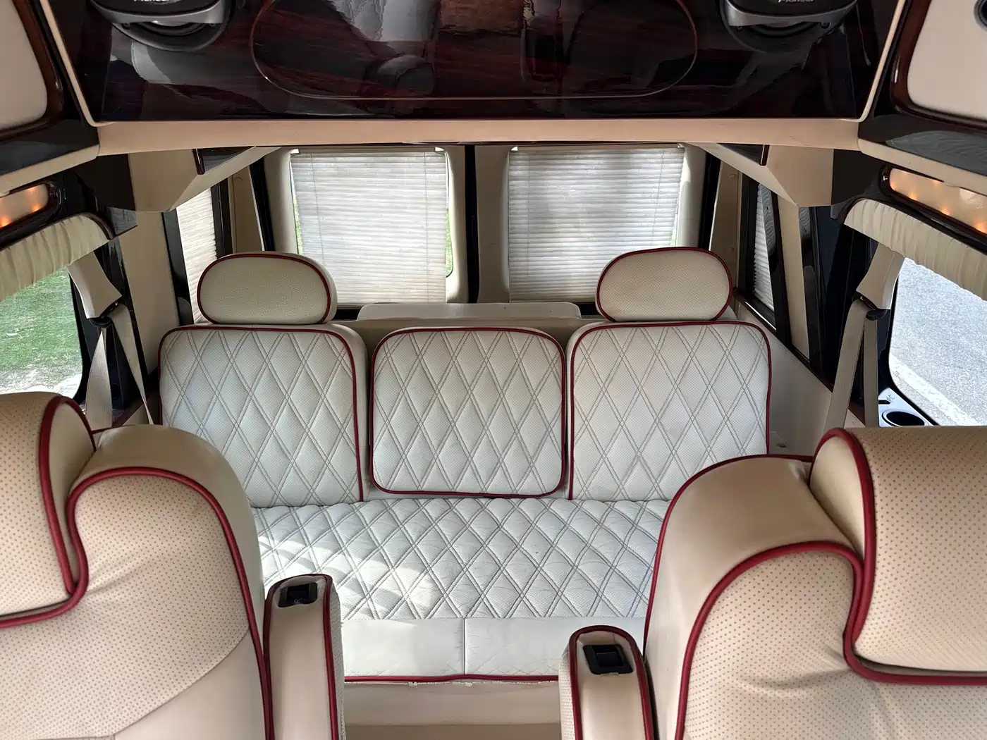 Ford E350 2010 2011 5.4L Standard Yacht Edition