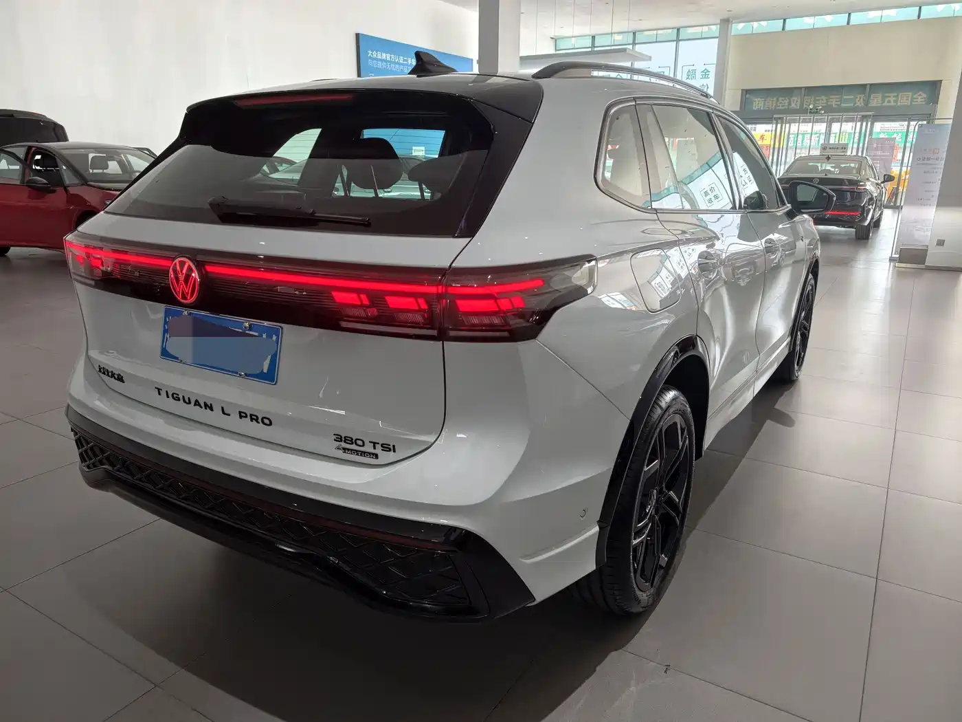 Volkswagen Tiguan L 2026 2026 PRO 380TSI 4WD R-Line Smart Premium Edition