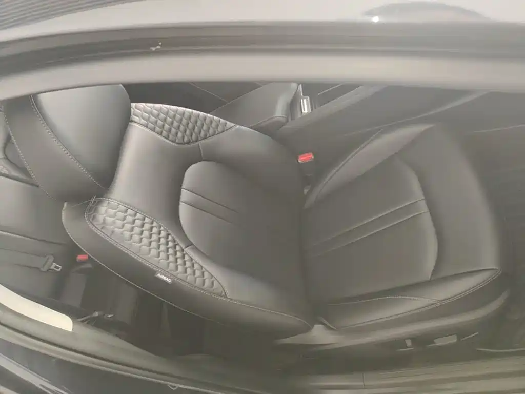 Photo 25 - Hyundai Sonata