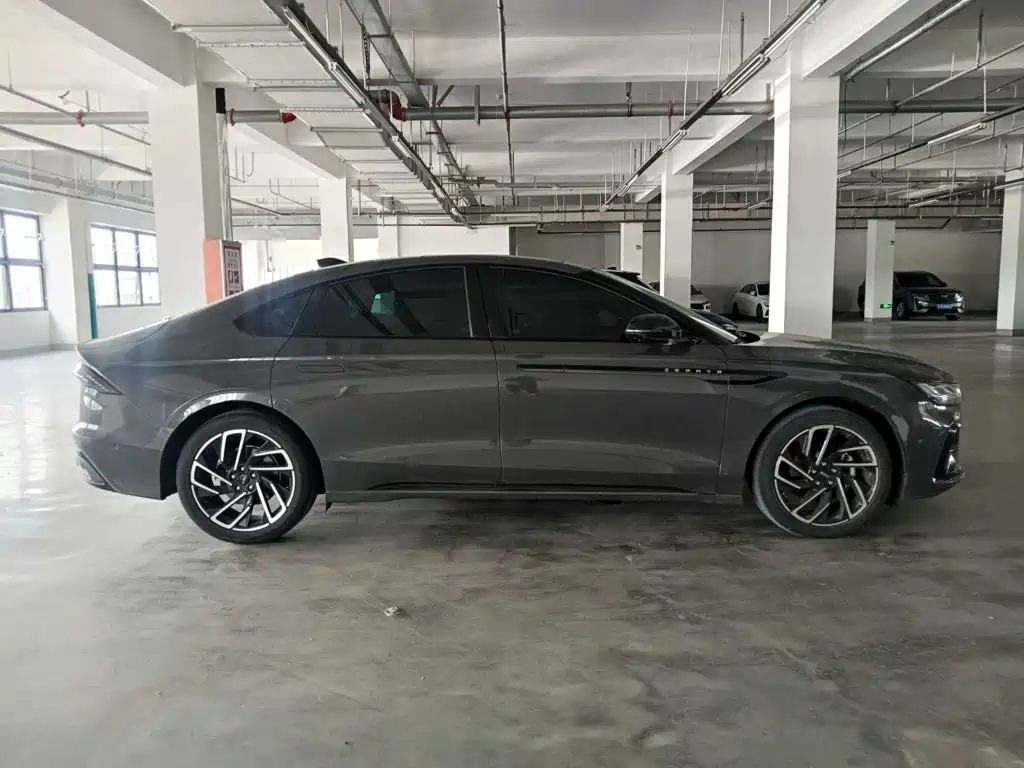Lincoln Z 2023 2022 Model iCool Elegance Edition