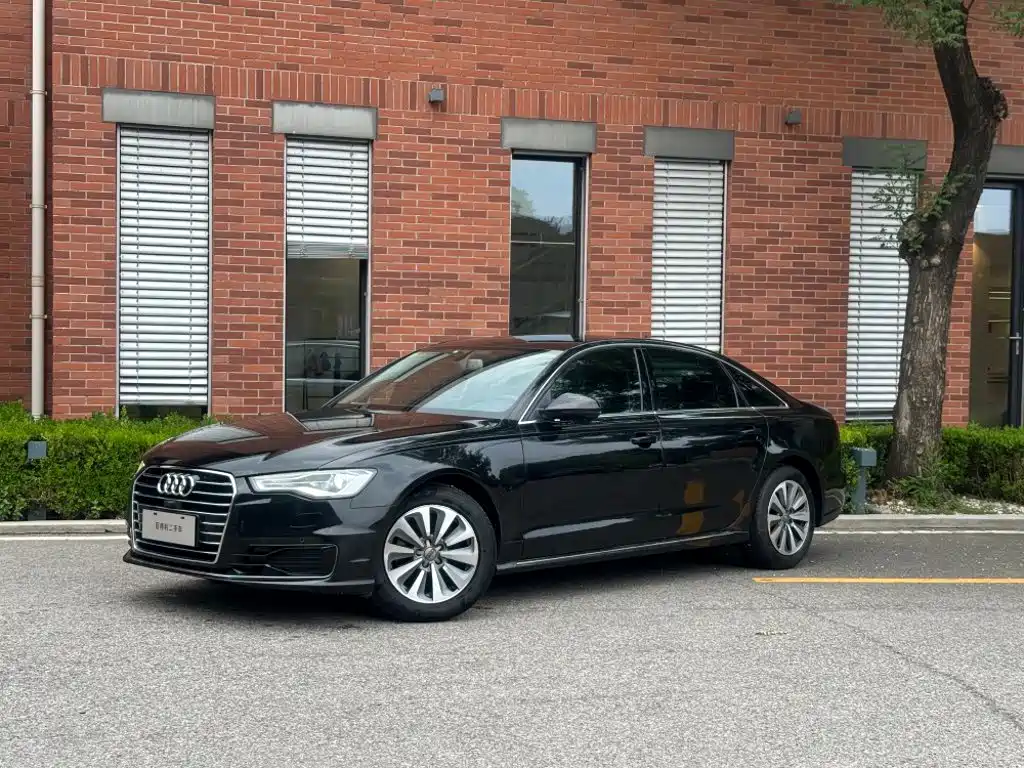 Фото 1 - Audi A6L