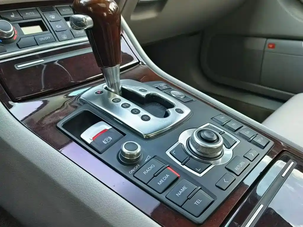 Фото 4 - Audi A8