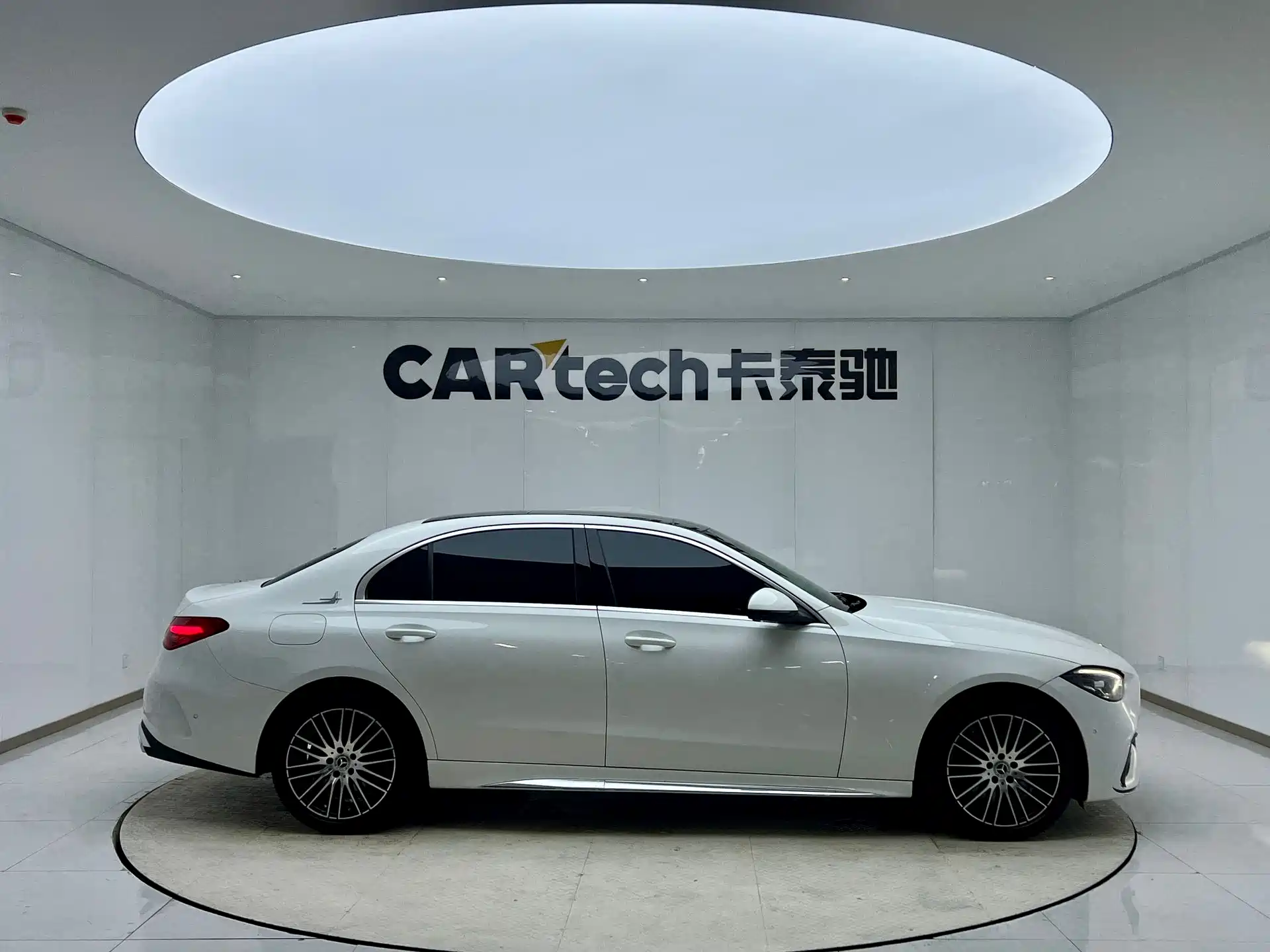 Фото 6 - Mercedes-Benz C-Class