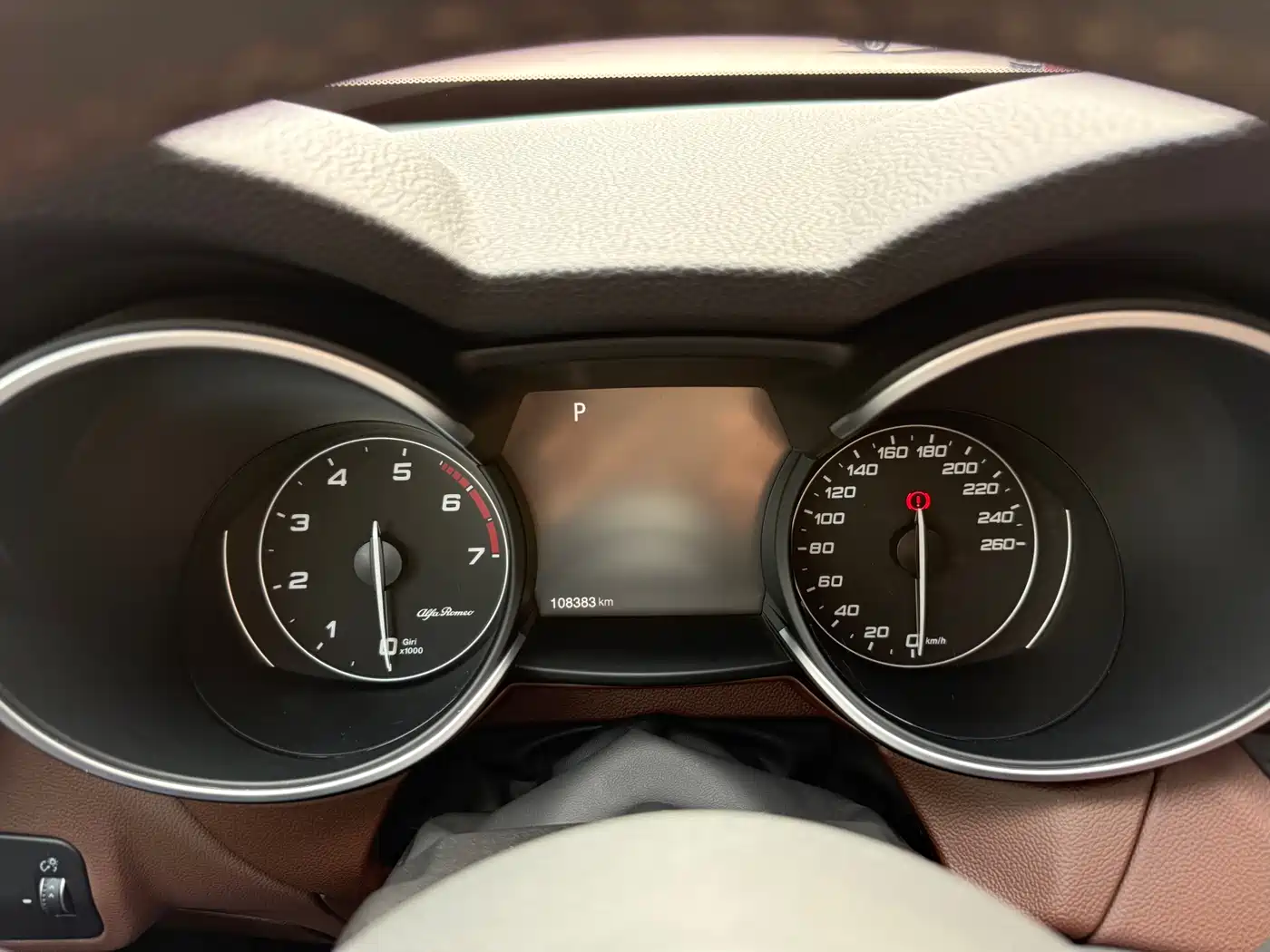Alfa Romeo Stelvio 2019 2017 2.0T 200HP Luxury Edition