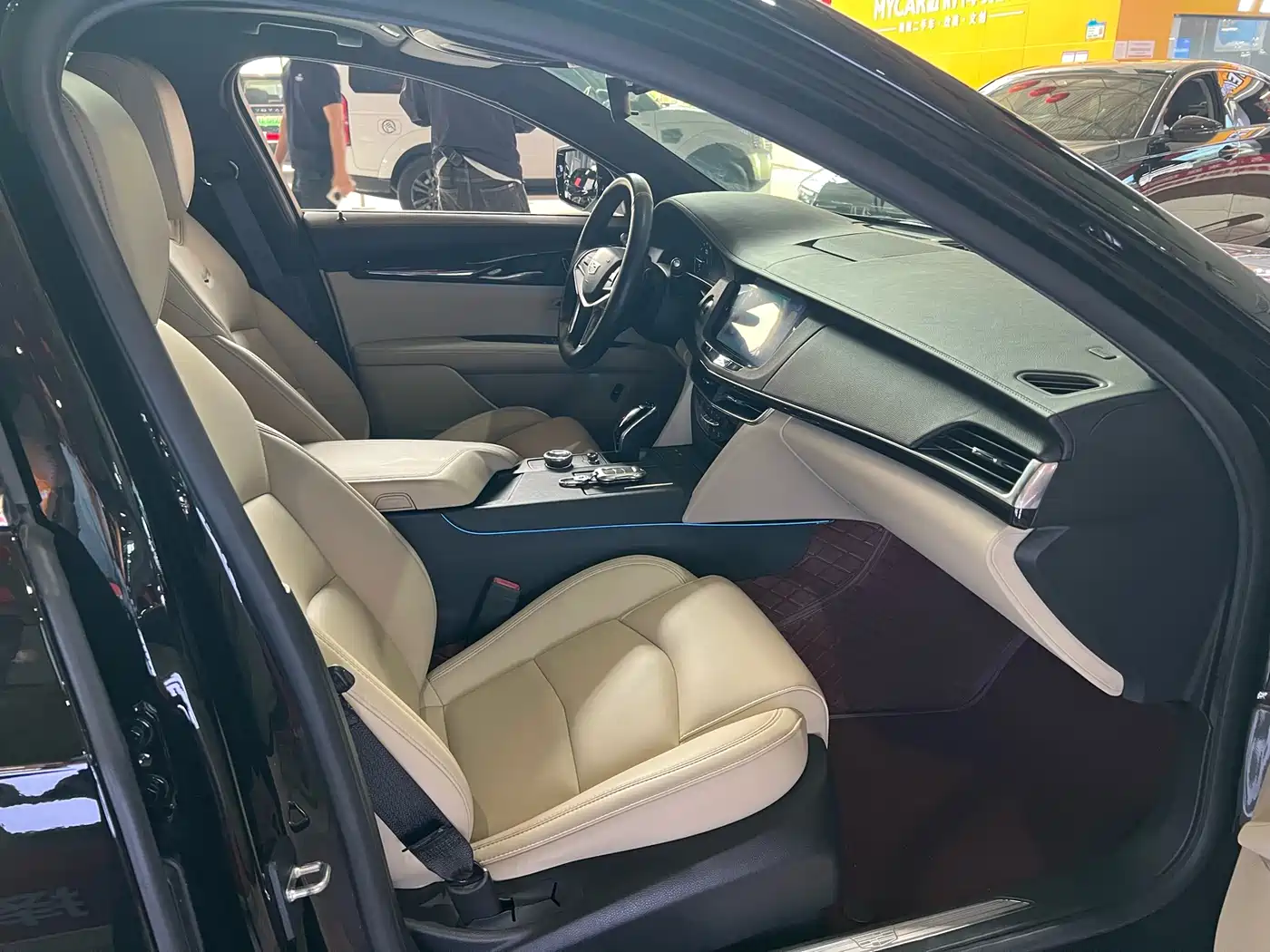CADILLAC CT6
