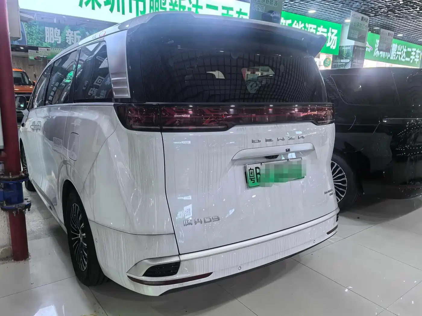 Denza D9 2025 2025 Model DM-i Smart Drive Edition 1020 AWD Flagship