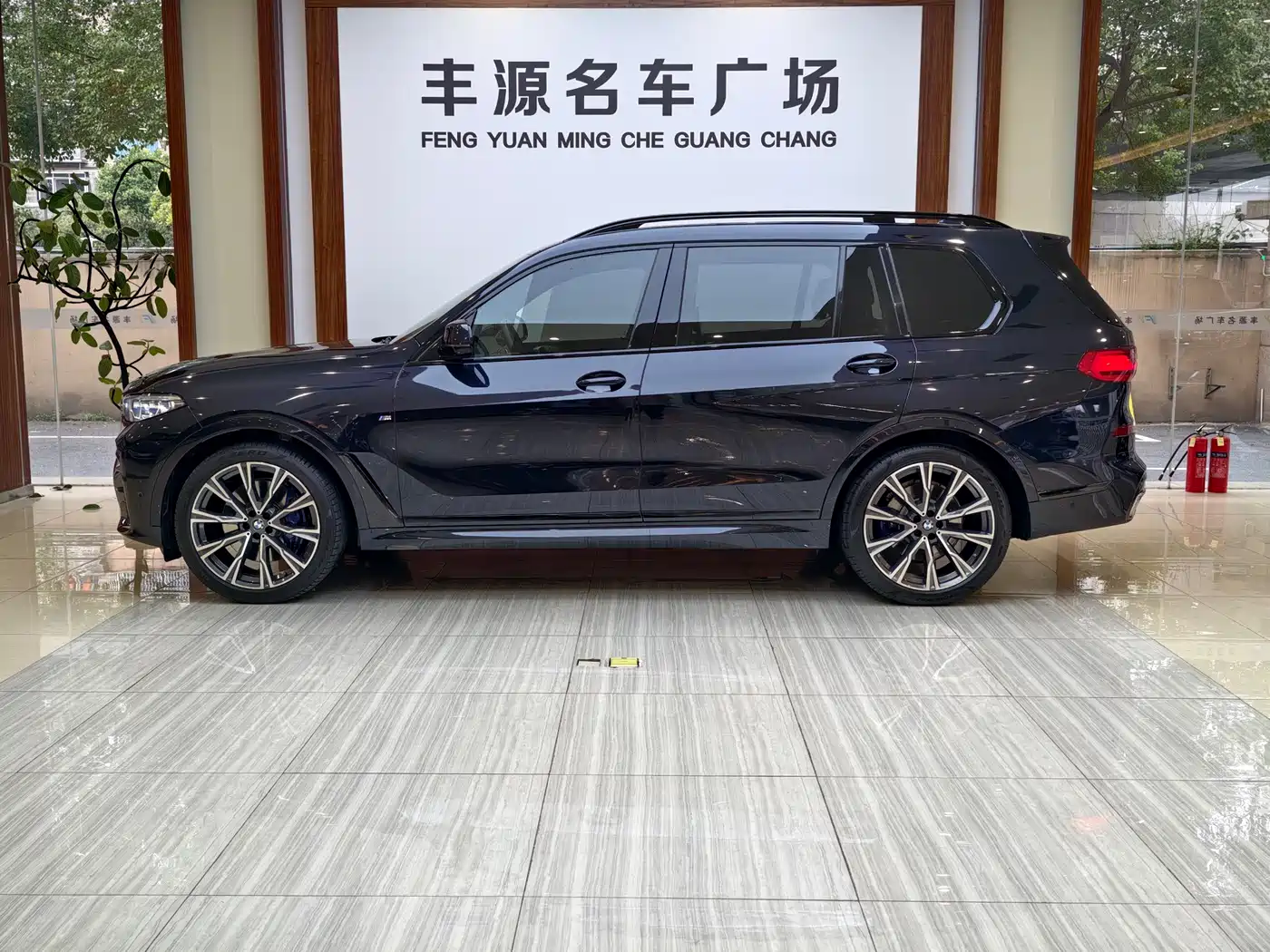 BMW X7 2019 xDrive40i Executive M Sport Package фото 28