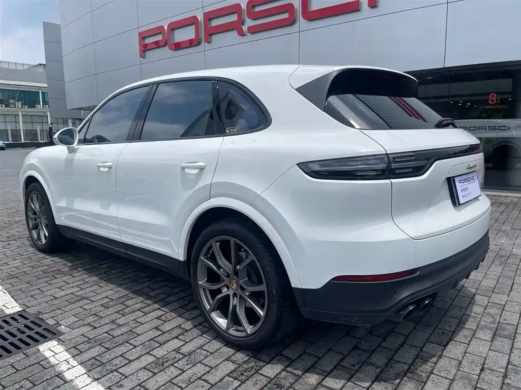 PORSCHE CAYENNE