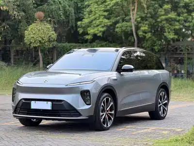 NIO ES8