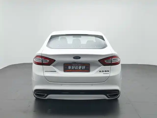 Ford Mondeo 2013 2.0L GTDi200 Luxury — фото 4