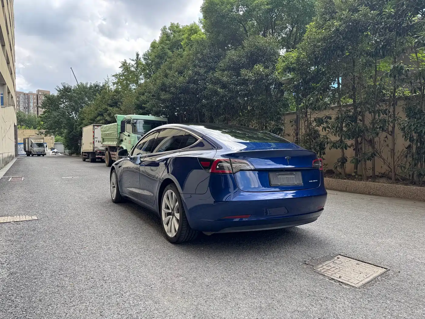 TESLA MODEL 3