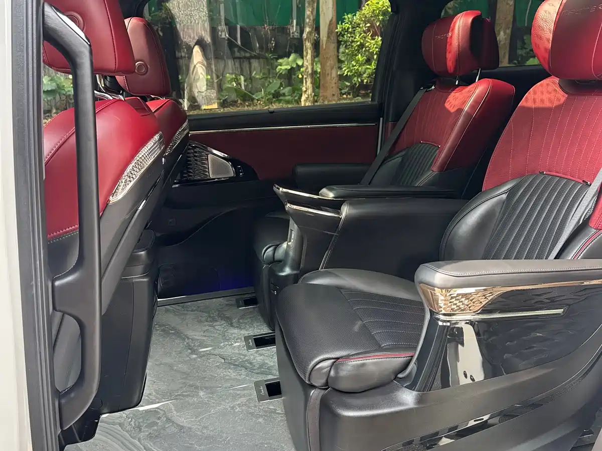 GAC Trumpchi Trumpchi M8 2023 Model Master Series Hybrid Royal Edition фото 5