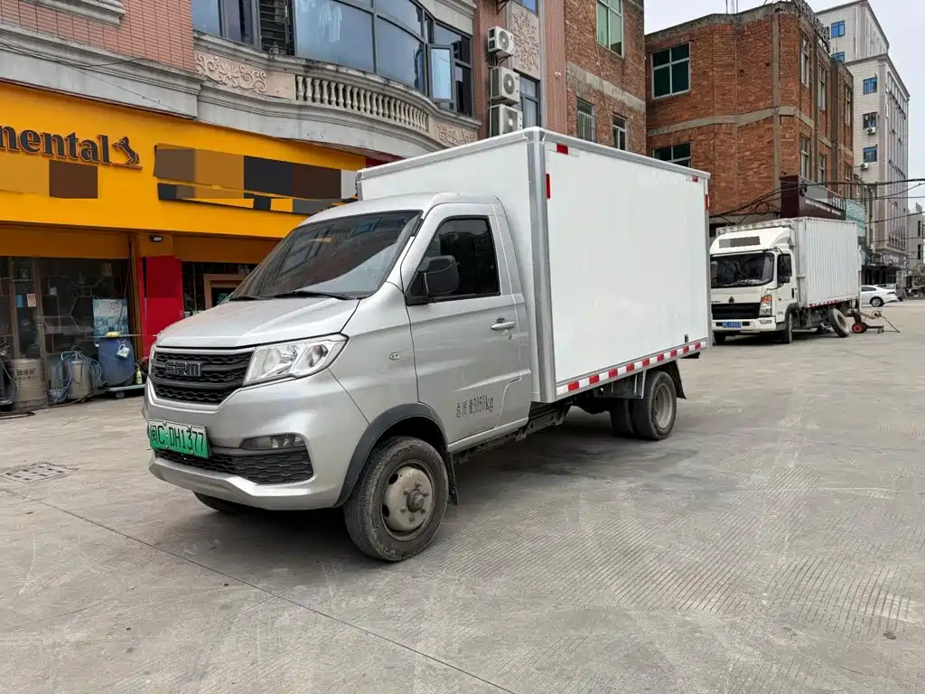 SRM Xinyuan Xinyuan T2S EV 2023 2021 Van
