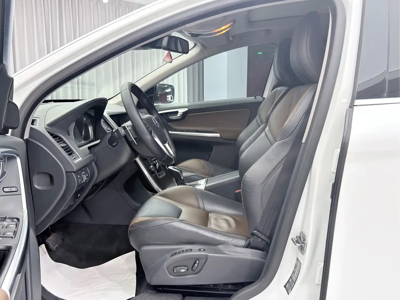 Volvo XC60 (Import) 2014 2014 Facelift T5 Elegance