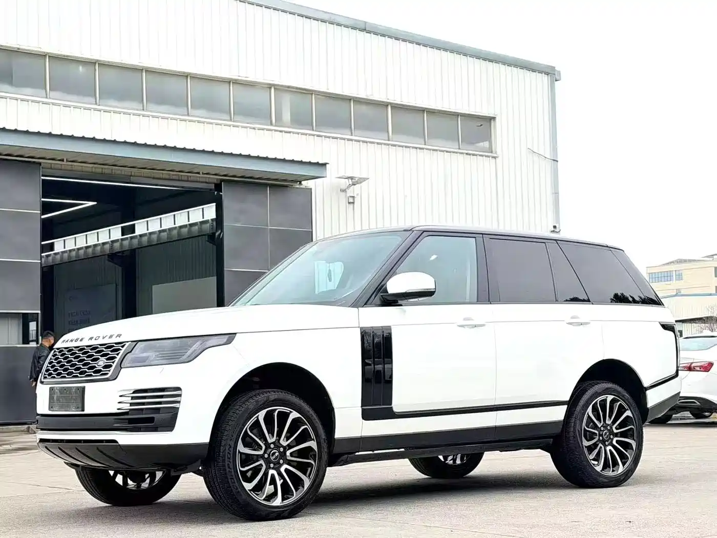 Land Rover Range Rover 2017 — пригон из Китая