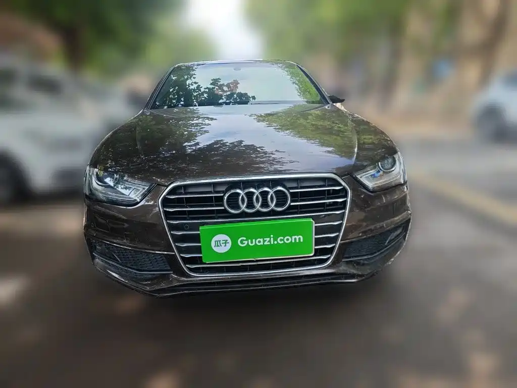 Фото 2 - Audi A4L