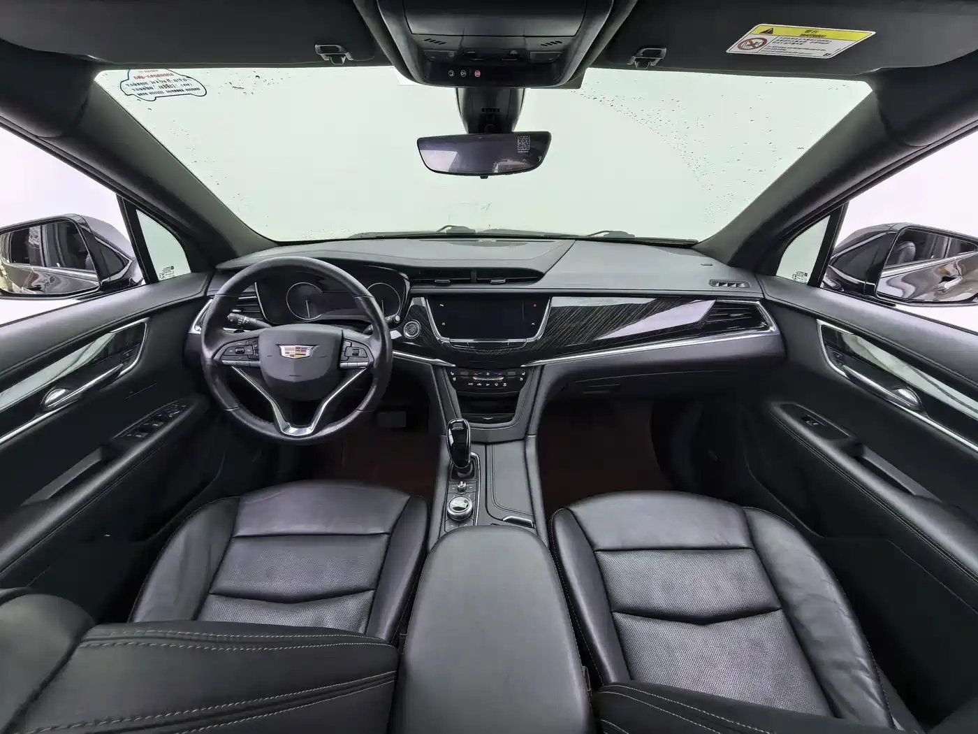 Photo 12 - Cadillac XT6